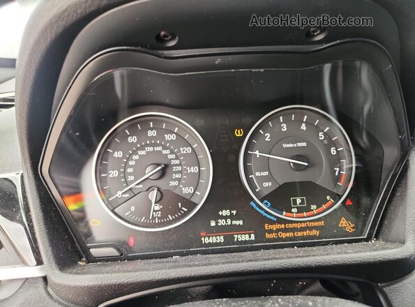WBXHT3C32H5F74315 2017 BMW X1 Black Հետևի նստատեղերի տեսք