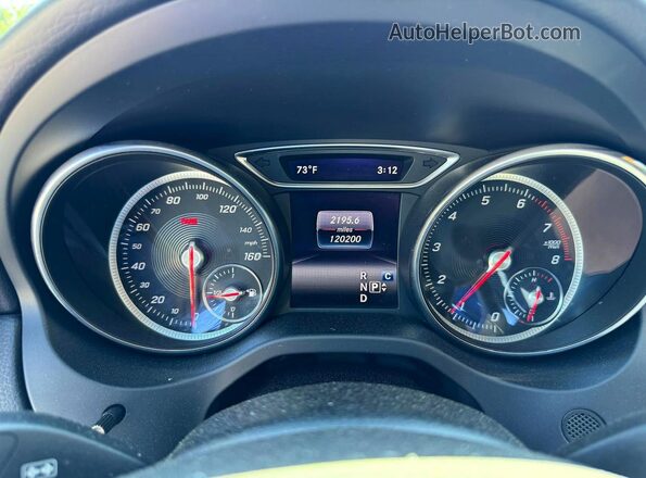 WDCTG4GB7JU000217 2018 MERCEDES-BENZ GLA-CLASS White Widok wnętrza z tyłu