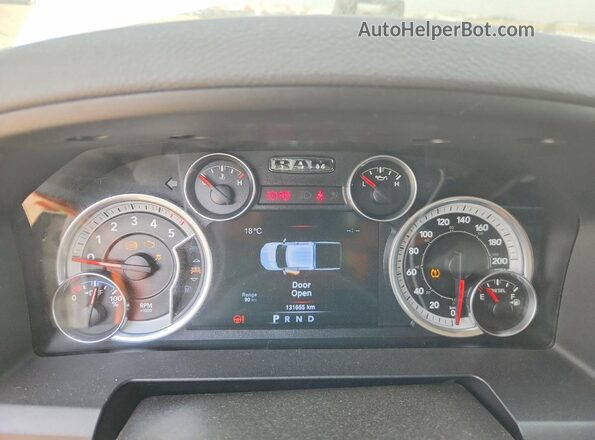 1C6RR7LM7GS333807 2016 RAM 1500 Белый Вид задних сидений