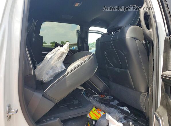 3C63R5FL3TG281414 2026 RAM 2500 White Вид задньої частини салону