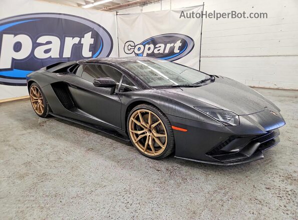 ZHWUV4ZD0JLA07069 2018 LAMBORGHINI AVENTADOR Черный Вид спереди