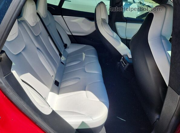 5YJSA1E42HF185351 2017 TESLA MODEL S Red უკანა სალონის ხედი