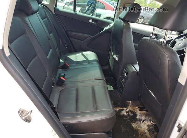 WVGAV7AX7GW564189 2016 VOLKSWAGEN TIGUAN White Vista del compartimento del motor