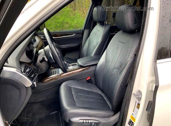 5UXKR0C52J0Y02782 2018 BMW X5 White 