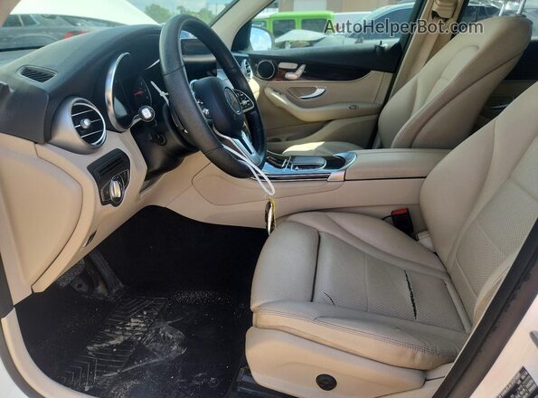 WDC0G8DB1LF736687 2020 MERCEDES-BENZ GLC-CLASS Белый Вид панели приборов