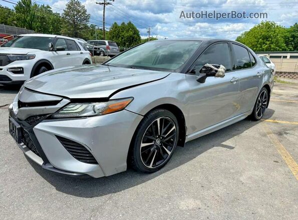 4T1B61HK2KU279395 2019 TOYOTA CAMRY Silver 