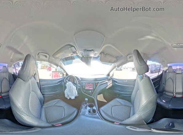 JTNB11HK0J3038695 2018 TOYOTA CAMRY White 