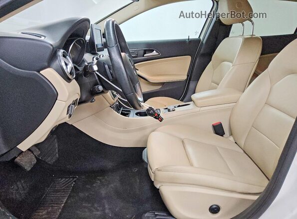 WDCTG4GB5HJ351638 2017 MERCEDES-BENZ GLA White წინა პანელის ხედი