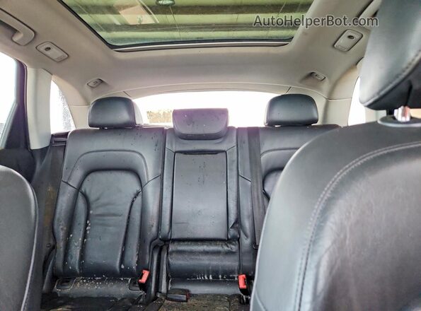 WA1C2AFP7GA036848 2016 AUDI Q5 White Rear interior view