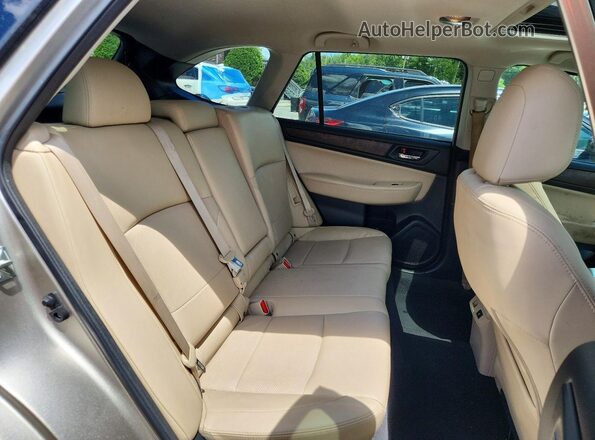 4S4BSANC4H3221358 2017 SUBARU OUTBACK Silver Вид підкапотного простору