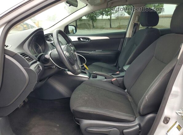 3N1AB7APXKY372167 2019 NISSAN SENTRA Silver Widok deski rozdzielczej