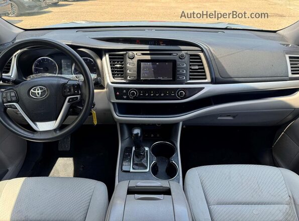 5TDBZRFH1JS833126 2018 TOYOTA HIGHLANDER Серебряный Вид задних сидений