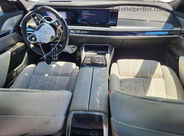 WBA33EJ06RCR05870 2024 BMW OTHER White Widok zestawu wskaźników
