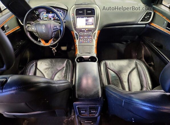 2LMPJ6LR7HBL30415 2017 LINCOLN MKX Silver Vista del salpicadero