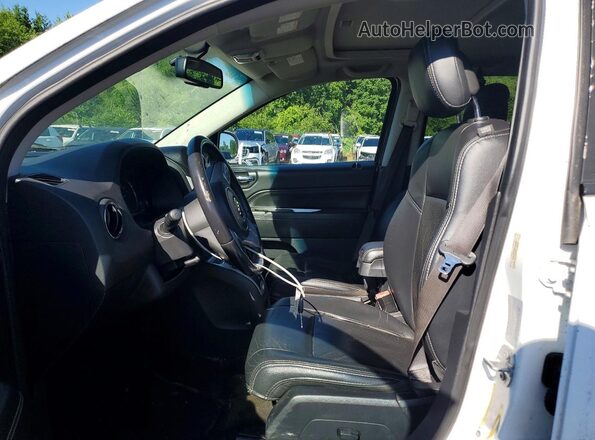 1C4NJDEB4HD108663 2017 JEEP COMPASS Белый Вид панели приборов