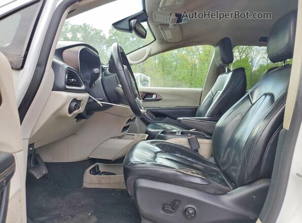 2C4RC1BG8KR539943 2019 CHRYSLER PACIFICA White Vista del salpicadero