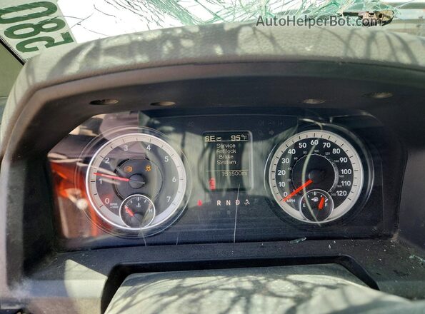 1C6RR7KT0JS295756 2018 RAM 1500 White უკანა სავარძლების ხედი