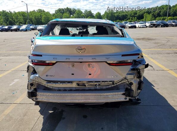 4T1DAACK6SU595395 2025 TOYOTA CAMRY Silver Widok wnętrza z przodu