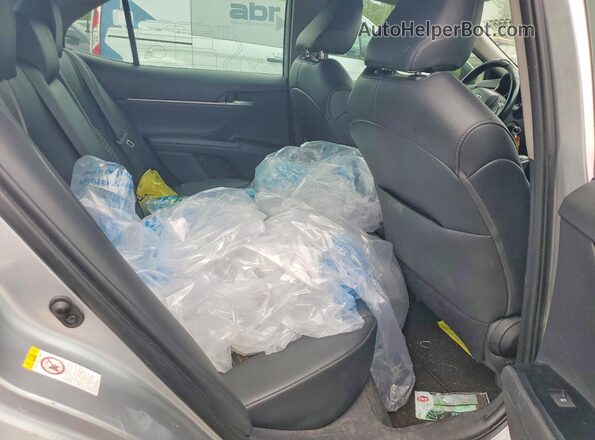 4T1B11HK0KU240156 2019 TOYOTA CAMRY Серебряный 