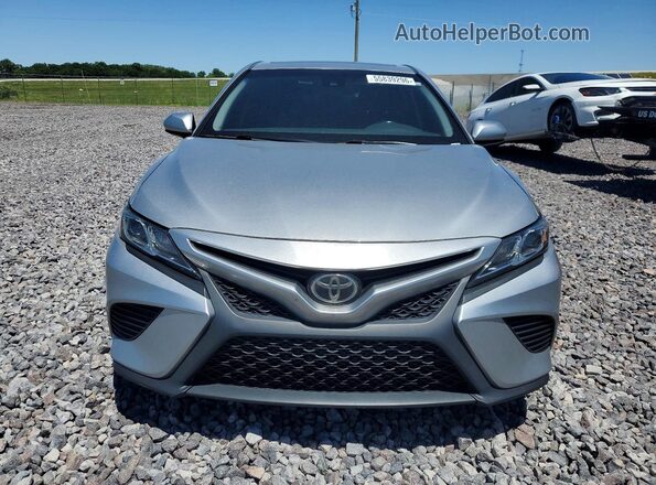 4T1B11HK2JU625247 2018 TOYOTA CAMRY Silver 
