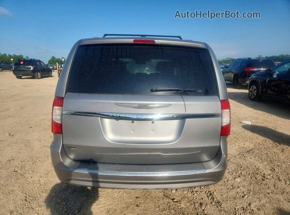 2C4RC1BG5GR229725 2016 CHRYSLER TOWN Silver Սալոնի դիմացի տեսք