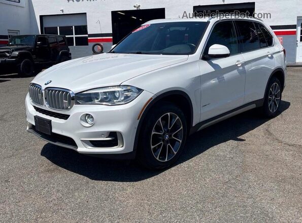 5UXKR0C52J0Y02782 2018 BMW X5 White 