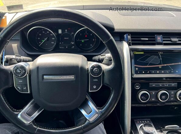 SALRRBBK0HA038494 2017 LAND ROVER DISCOVERY Gray Dashboard view