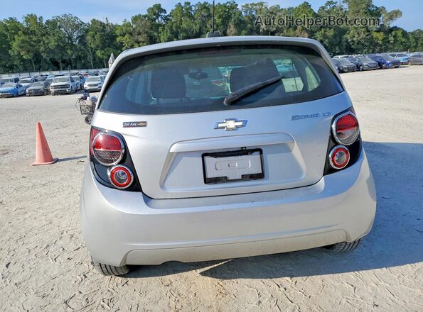1G1JC6SH4G4111325 2016 CHEVROLET SONIC Silver Вид салону спереду