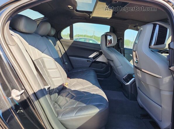 WBA23EH08RCP36954 2024 BMW 7 SERIES Black Vista interior trasera