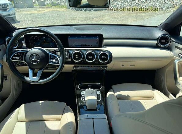 W1K3G4FB6LW047761 2020 MERCEDES-BENZ A-CLASS Gray Vista del cuadro de instrumentos