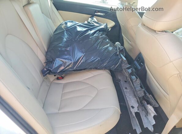4T1AA1AB4NU014048 2022 TOYOTA AVALON White Vista interior trasera