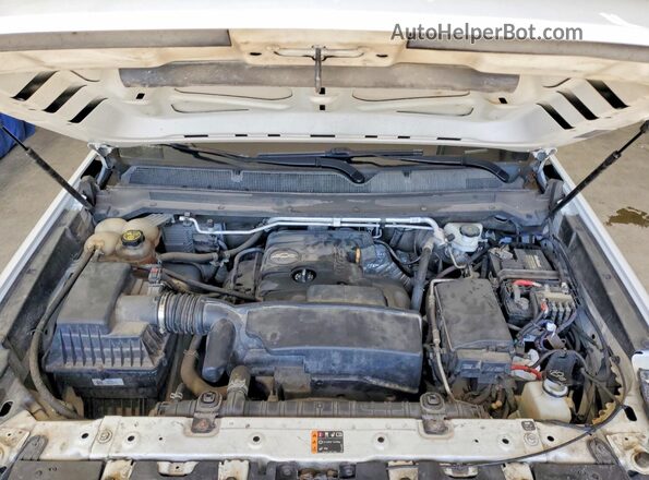 1GCHTBEAXJ1173012 2018 CHEVROLET COLORADO White Vista del compartimento del motor