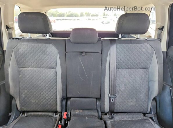 3VV1B7AX1JM013861 2018 VOLKSWAGEN TIGUAN Black 