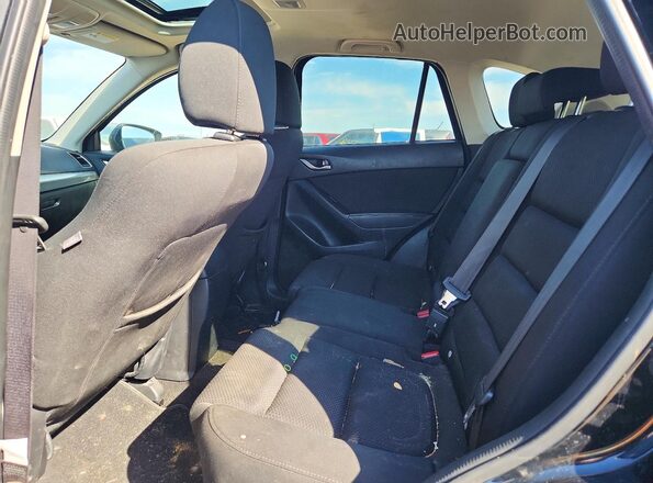 JM3KE4CY4G0770156 2016 MAZDA CX-5 Black Widok wnętrza z tyłu