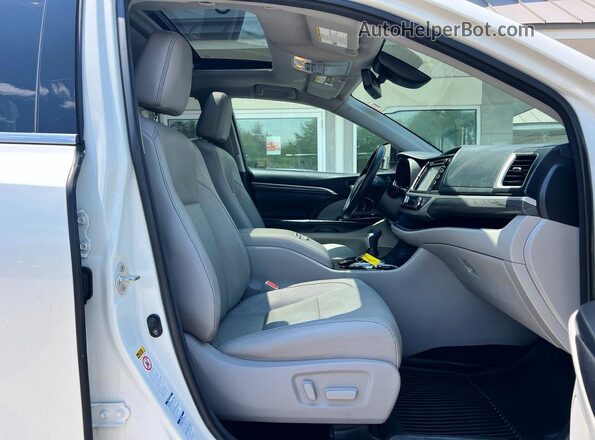 5TDDZRFH2JS908604 2018 TOYOTA HIGHLANDER White Vista trasera