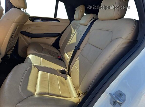 4JGED6EB4HA061585 2017 MERCEDES-BENZ GLE Белый Вид салона спереди