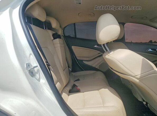 WDCTG4GB5JJ464169 2018 MERCEDES-BENZ GLA Белый 