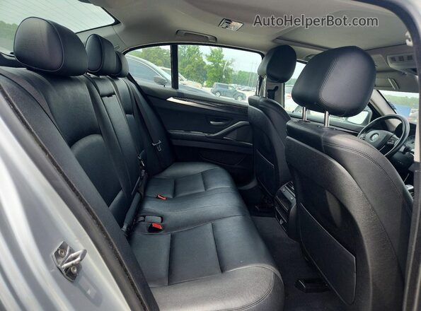 WBA5A7C51GG150975 2016 BMW 5 SERIES Silver Widok wnętrza z tyłu