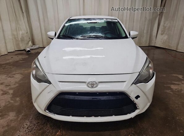 3MYDLBYVXJY311299 2018 TOYOTA YARIS White Widok z przodu