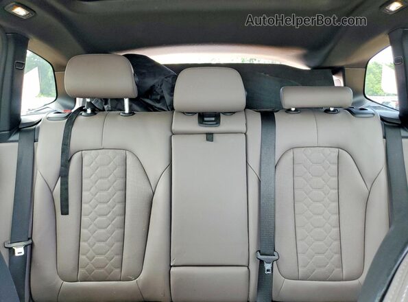 5YMTS0C0XL9B74767 2020 BMW X3 Silver Вид задньої частини салону
