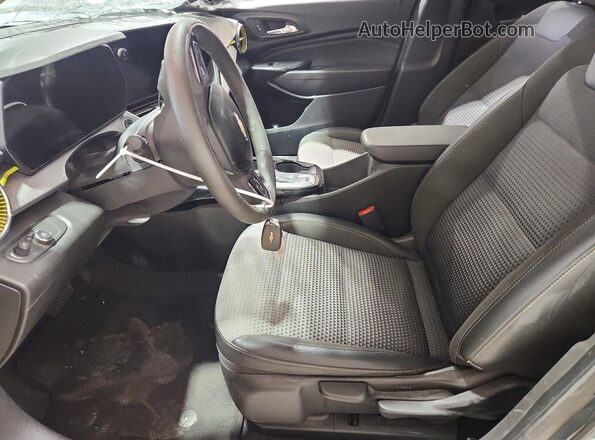 KL77LHEP1SC156721 2025 CHEVROLET TRAX Gray Вид панелі приладів