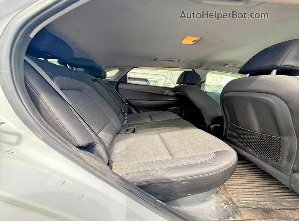KM8K23AG9MU118607 2021 HYUNDAI KONA White Вид салону спереду