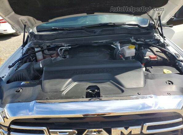 3C6UR5DJ4TG197107 2026 RAM 2500 White Вид підкапотного простору