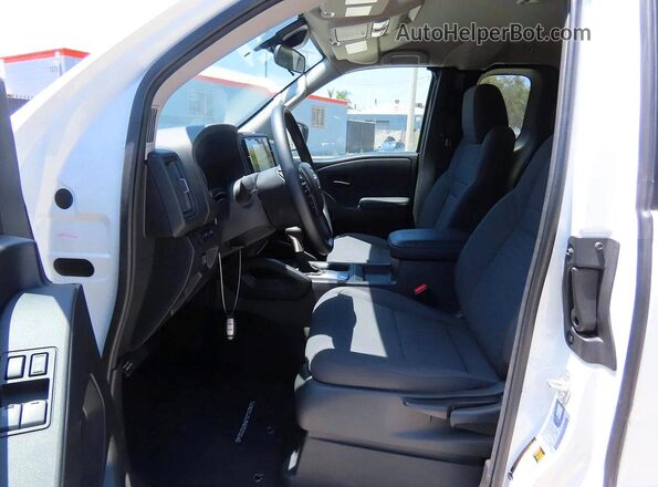 1N6ED1CL2SN643250 2025 NISSAN FRONTIER White Widok tylnych siedzeń