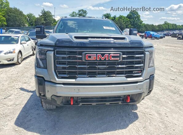 1GT4UPE72TF137513 2026 GMC SIERRA Silver Вид ззаду