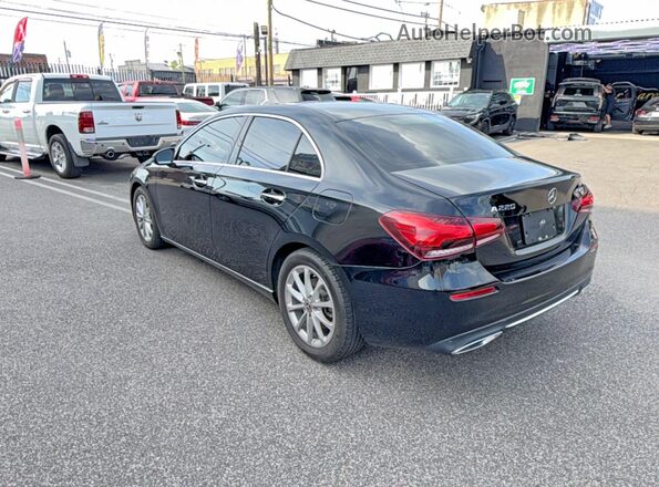 W1K3G4FB4LW046477 2020 MERCEDES-BENZ A Черный Передняя правая четверть
