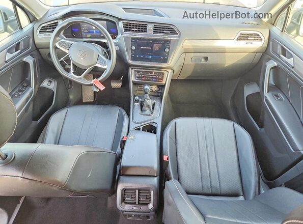 3VV3B7AX6NM020092 2022 VOLKSWAGEN TIGUAN Silver 