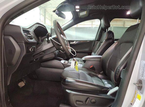 1FMCU9MN7TUA31041 2026 FORD ESCAPE Белый Вид панели приборов