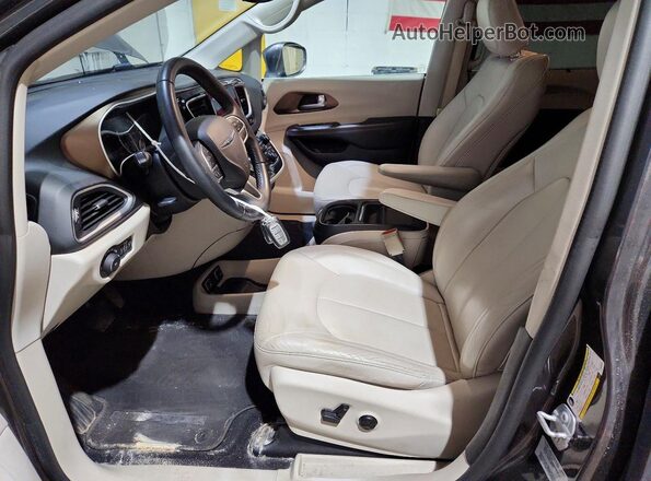 2C4RC1BG3HR636086 2017 CHRYSLER PACIFICA Gray Widok deski rozdzielczej