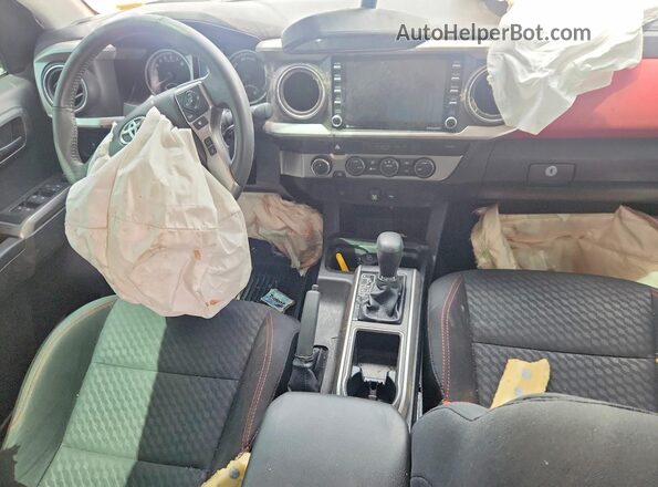 3TYCZ5AN4NT068949 2022 TOYOTA TACOMA Silver Սարքավորումների վահանակի տեսք